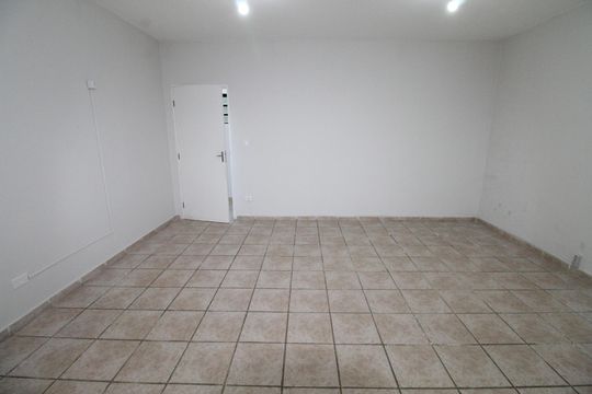 Quarto de casa para alugar com 1 quarto, 90m² em Jardim Esplanada, São José dos Campos