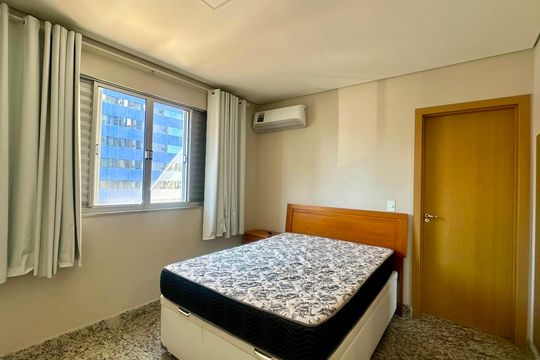 Quarto  de apartamento à venda com 1 quarto, 57m² em Lourdes, Belo Horizonte