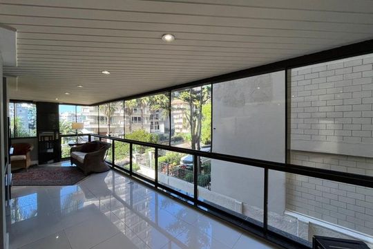 Varanda de apartamento para alugar com 3 quartos, 171m² em Moinhos de Vento, Porto Alegre