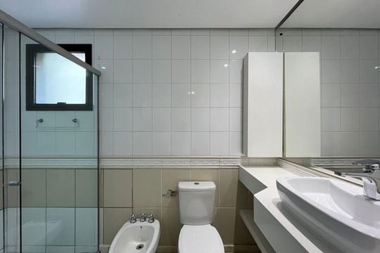 Banheiro Suíte de apartamento para alugar com 3 quartos, 171m² em Moinhos de Vento, Porto Alegre