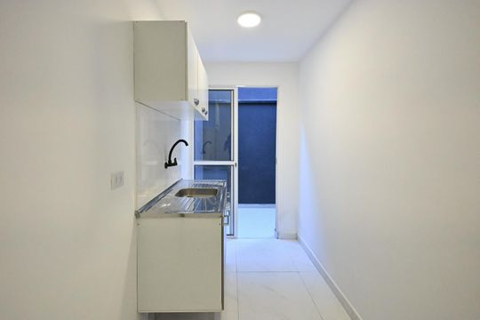 Cozinha de kitnet/studio para alugar com 1 quarto, 20m² em Ferreira, São Paulo