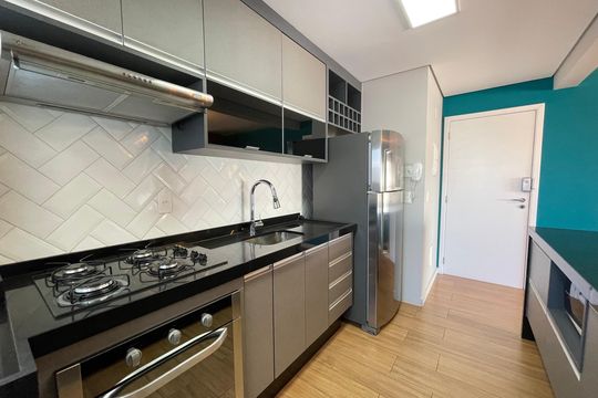 Cozinha de apartamento para alugar com 2 quartos, 80m² em Vila Sonia, São Paulo