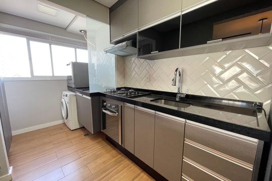 Cozinha de apartamento para alugar com 2 quartos, 80m² em Vila Sonia, São Paulo