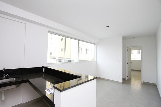 Sala de kitnet/studio à venda com 1 quarto, 43m² em Barro Preto, Belo Horizonte