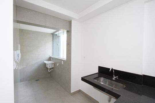 Cozinha de kitnet/studio à venda com 1 quarto, 43m² em Barro Preto, Belo Horizonte