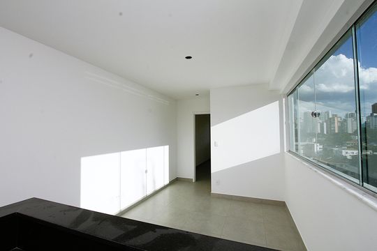 Sala de kitnet/studio à venda com 1 quarto, 43m² em Barro Preto, Belo Horizonte
