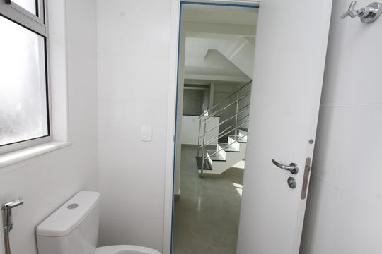 Banheiro Social de apartamento à venda com 2 quartos, 78m² em Barro Preto, Belo Horizonte