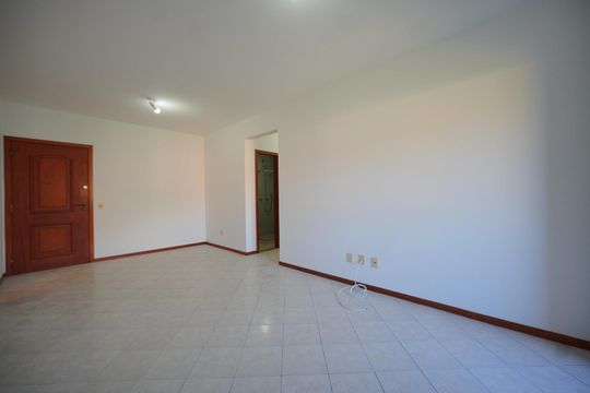 Sala de apartamento para alugar com 2 quartos, 80m² em Saco Grande, Florianópolis
