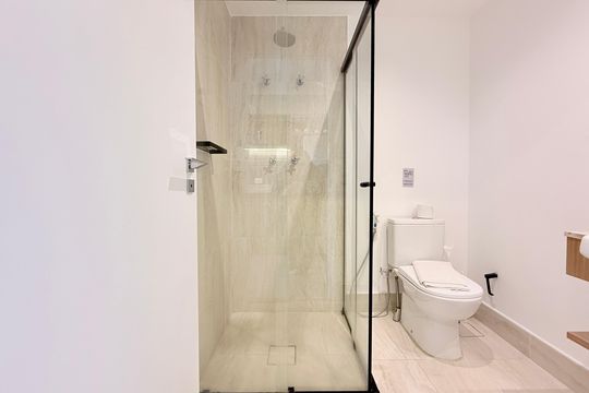 Banheiro  de kitnet/studio à venda com 1 quarto, 25m² em Santo Amaro, São Paulo