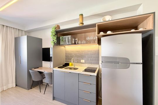 Cozinha  de kitnet/studio à venda com 1 quarto, 25m² em Santo Amaro, São Paulo