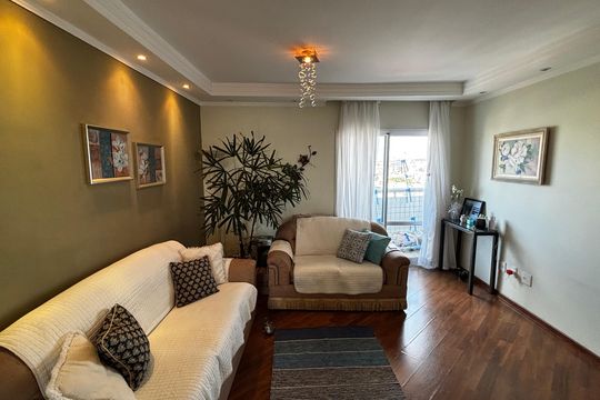Sala de apartamento à venda com 3 quartos, 90m² em Pinheirinho, Santo André