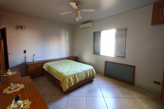 Quarto 3 de casa à venda com 5 quartos, 208m² em Bussocaba, Osasco