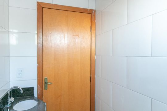 Banheiro da Suíte de apartamento para alugar com 2 quartos, 55m² em Mantiqueira, Belo Horizonte