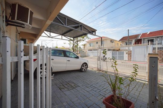 Garagem de apartamento para alugar com 2 quartos, 60m² em Bela Vista, Palhoça
