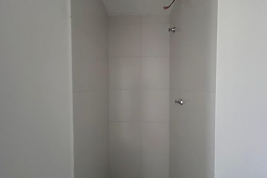 Banheiro social  de apartamento para alugar com 2 quartos, 35m² em Campo Grande, São Paulo