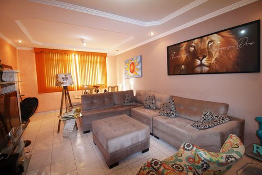 Sala de casa para alugar com 4 quartos, 150m² em Brás de Pina, Rio de Janeiro