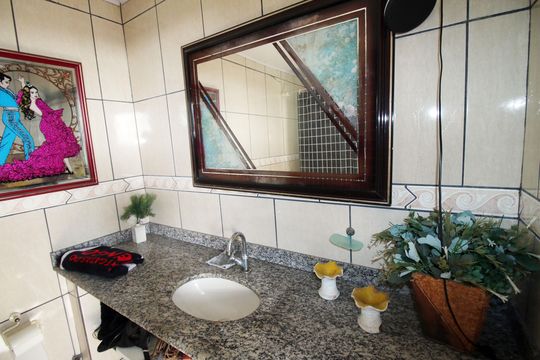 Banheiro Social de casa à venda com 4 quartos, 150m² em Brás de Pina, Rio de Janeiro