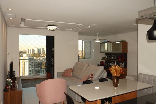 Apartamento à venda com 2 quartos, 82m² em Vila Paulo Silas, São Paulo