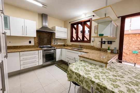 Cozinha de casa para alugar com 4 quartos, 236m² em Nossa Senhora do Rosario, São José