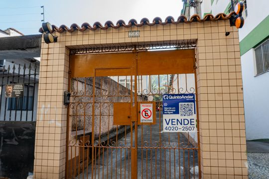 Fachada de casa à venda com 2 quartos, 138m² em Vila Isabel, Rio de Janeiro