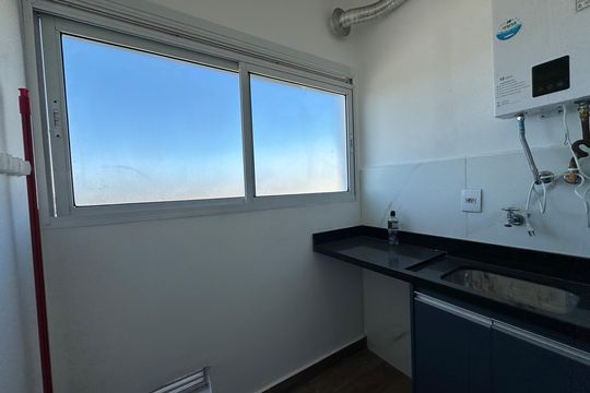 Área de Serviço de apartamento para alugar com 2 quartos, 52m² em Jardim Maria Helena, Barueri