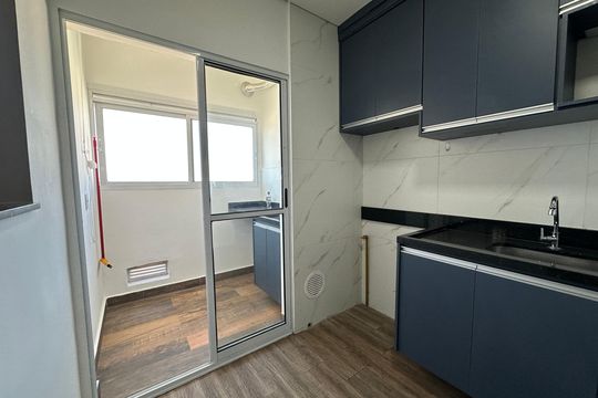 Cozinha de apartamento para alugar com 2 quartos, 52m² em Jardim Maria Helena, Barueri