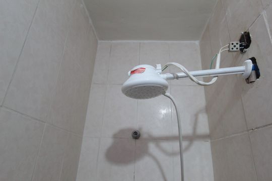 Banheiro de casa de condomínio para alugar com 2 quartos, 65m² em Santa Monica, Belo Horizonte