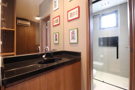 Banheiro de apartamento para alugar com 1 quarto, 34m² em Saraiva, Uberlândia