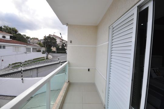 Sacada da Suíte Master de casa à venda com 4 quartos, 400m² em Jardim Leonor Mendes de Barros, São Paulo
