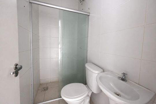 Banheiro de casa para alugar com 2 quartos, 53m² em Jardim Betânia, Cachoeirinha