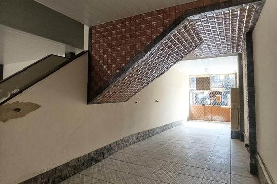 Garagem de casa para alugar com 4 quartos, 180m² em Vila Dagmar, Belford Roxo