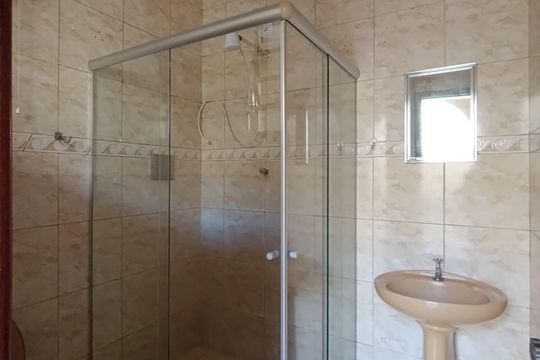 Casa para alugar com 4 quartos, 180m² em Vila Dagmar, Belford Roxo