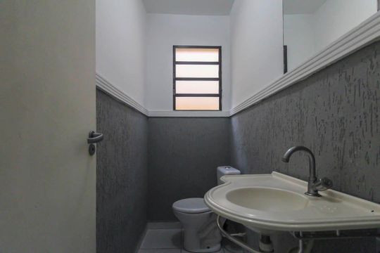 Casa para alugar com 3 quartos, 125m² em Parque Tomas Saraiva, São Paulo