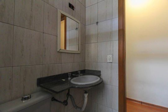 Casa para alugar com 3 quartos, 125m² em Parque Tomas Saraiva, São Paulo