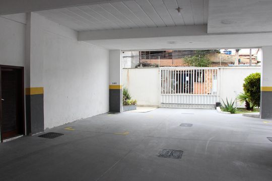 Garagem de apartamento para alugar com 2 quartos, 110m² em Braga, Cabo Frio