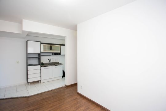 Sala de apartamento para alugar com 2 quartos, 44m² em Canhema, Diadema