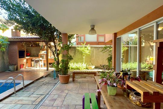 Área comum de casa de condomínio para alugar com 4 quartos, 300m² em Sumarezinho, São Paulo