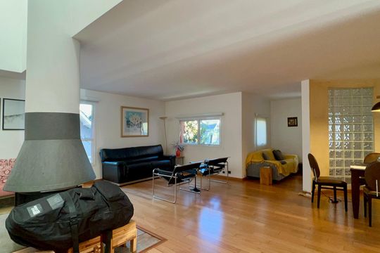 Sala de casa de condomínio para alugar com 4 quartos, 300m² em Sumarezinho, São Paulo