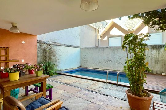 Área comum de casa de condomínio para alugar com 4 quartos, 300m² em Sumarezinho, São Paulo