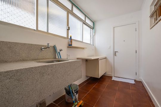 Área de Serviço de apartamento para alugar com 3 quartos, 137m² em Jardim Europa, São Paulo