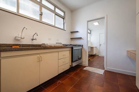 Cozinha de apartamento para alugar com 3 quartos, 137m² em Jardim Europa, São Paulo