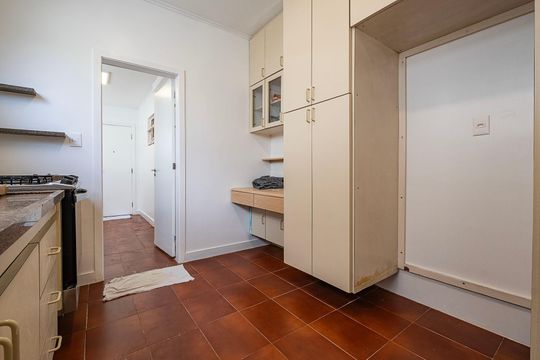 Cozinha de apartamento para alugar com 3 quartos, 137m² em Jardim Europa, São Paulo