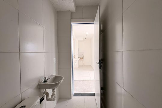 Banheiro de apartamento para alugar com 2 quartos, 33m² em Parque Erasmo Assunção, Santo André