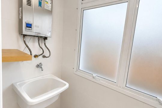 Área de serviço de apartamento para alugar com 2 quartos, 70m² em São João, Porto Alegre