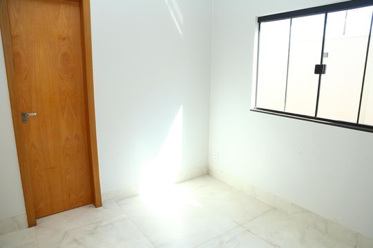 Quarto 2 de casa à venda com 3 quartos, 118m² em Vila Redencao, Goiânia