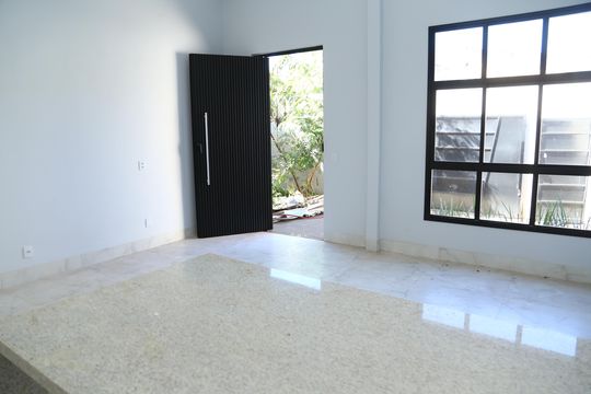 Sala/cozinha de casa à venda com 3 quartos, 118m² em Vila Redencao, Goiânia