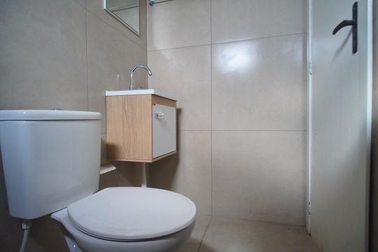 banheiro  de apartamento para alugar com 1 quarto, 40m² em Campina, São Leopoldo