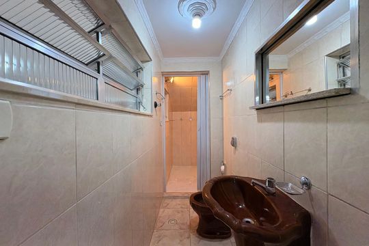 Banheiro casa 2 de casa à venda com 4 quartos, 323m² em Cidade São Jorge, Santo André