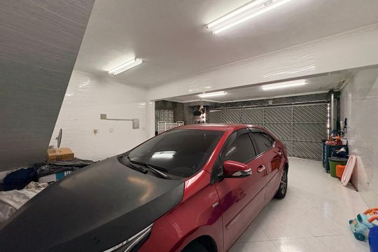 Garagem de casa à venda com 4 quartos, 323m² em Cidade São Jorge, Santo André