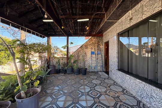 Varanda de casa à venda com 4 quartos, 323m² em Cidade São Jorge, Santo André